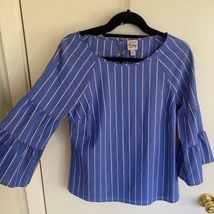 Como Vintage Tiered Bell Sleeve Top